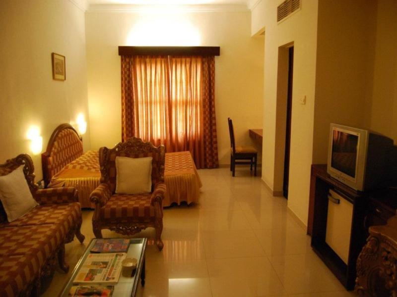 Hotel The Westend Ahmedabad Exterior foto