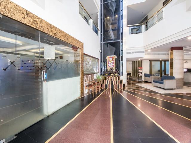 Hotel The Westend Ahmedabad Exterior foto